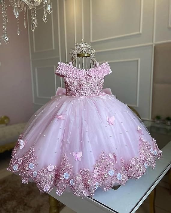 Sunnypetal Off-the-Shoulder Lace Appliqué Tulle Flower Girl Ball Gown with 3D Butterfly