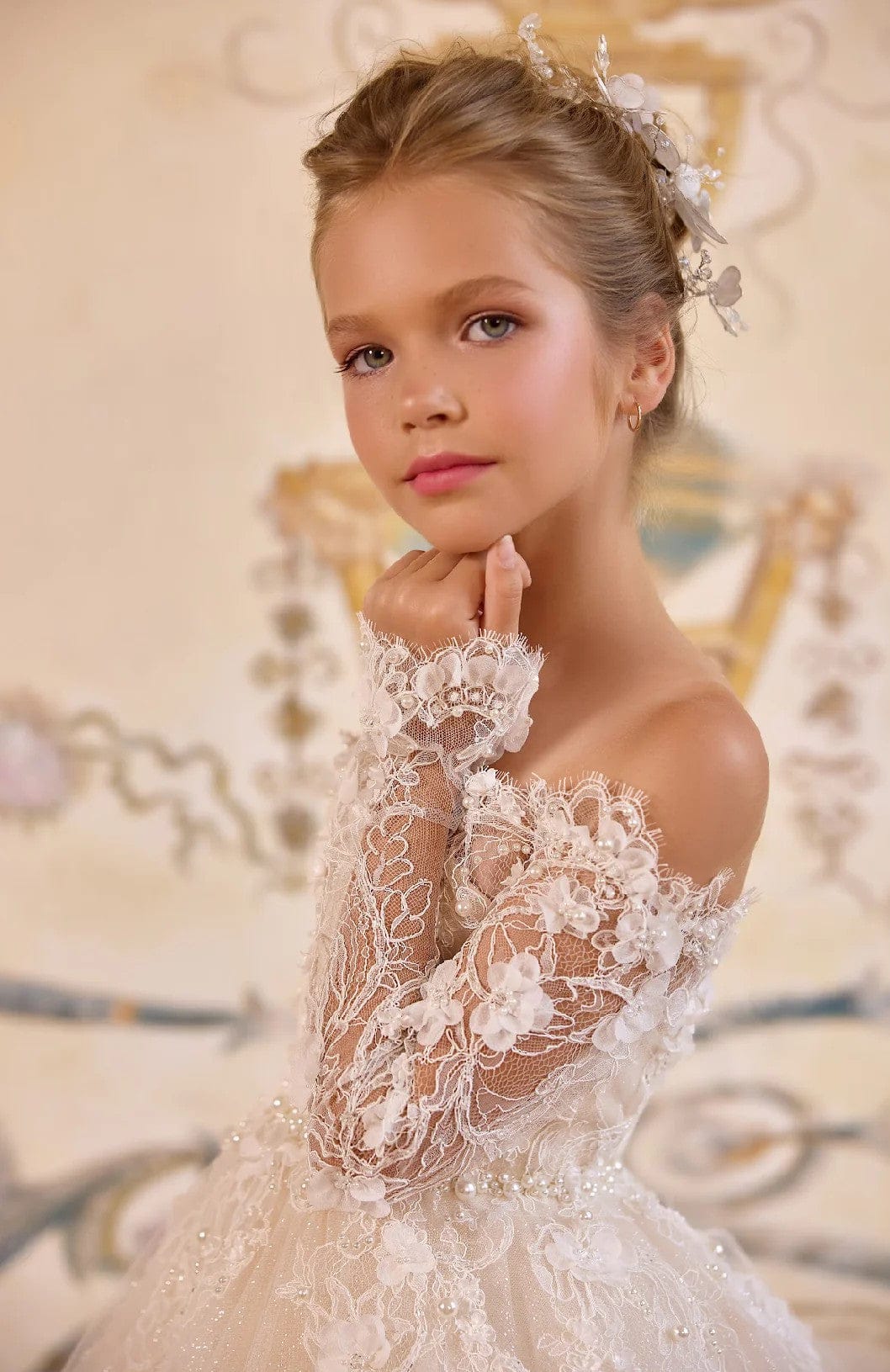 Sunnypetal Princess Off-the-Shoulder Tulle First Communion Dress with Lace & Pearls