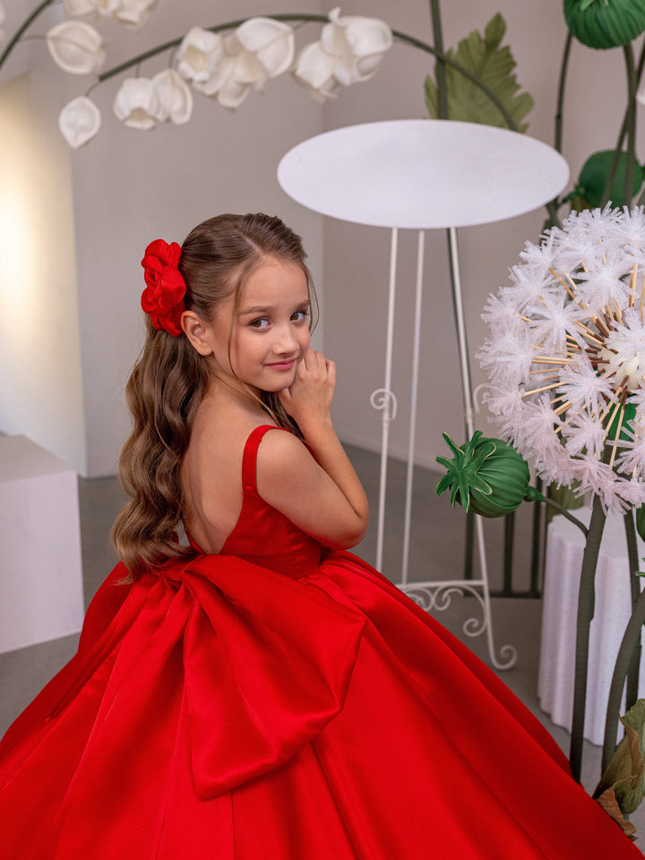 Sunnypetal Romantic Red Sleeveless Satin Flower Girl Dress with Oversized Bow
