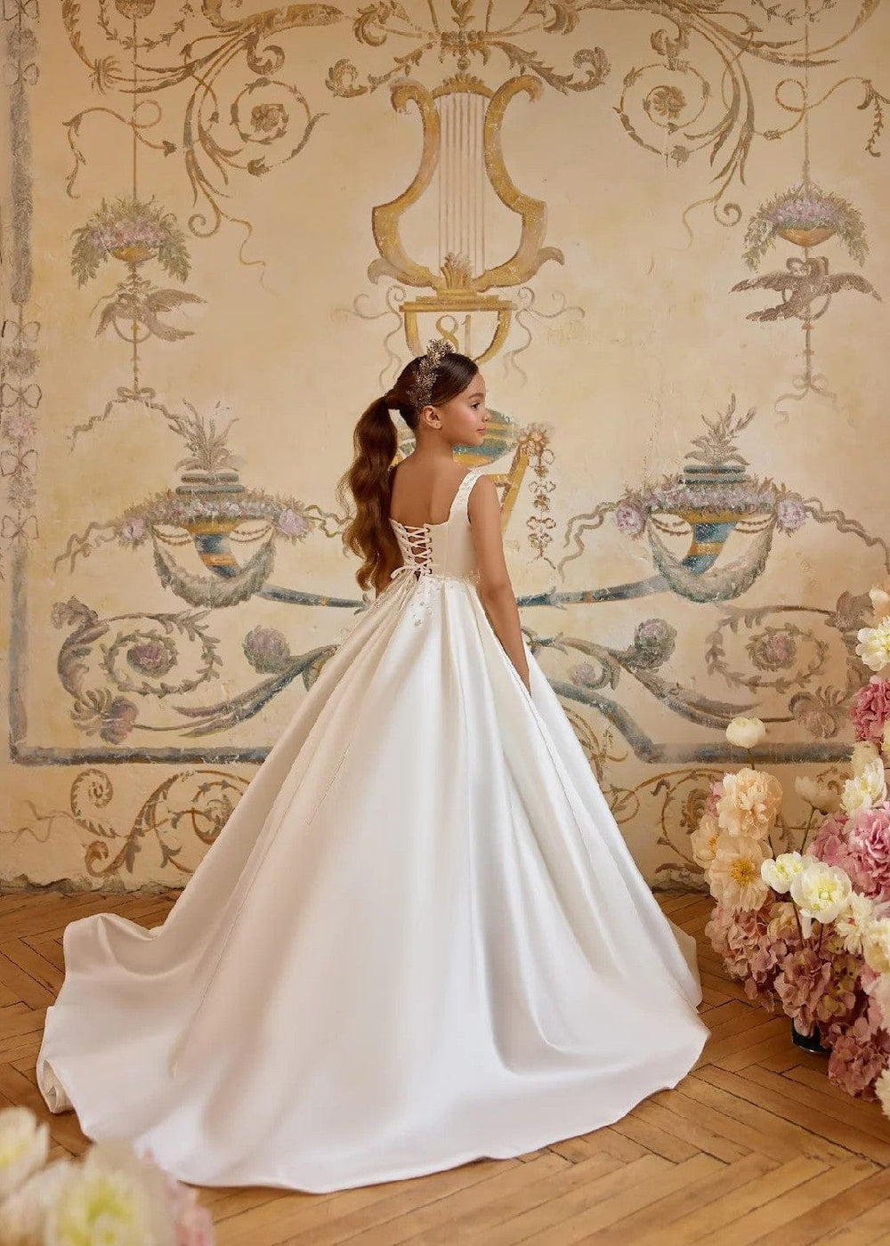 Sunnypetal Satin Sleeveless Square-Neck Flower Girl Ball Gown with Pearls