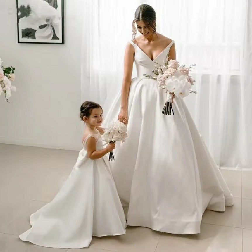 Sunnypetal Simple White Child Flower Girl Dresses Tulle Satin Bow Firs sunnypetal Sunnypetal Simple White Child Flower Girl Dresses Tulle Satin Bow Firs sunnypetal