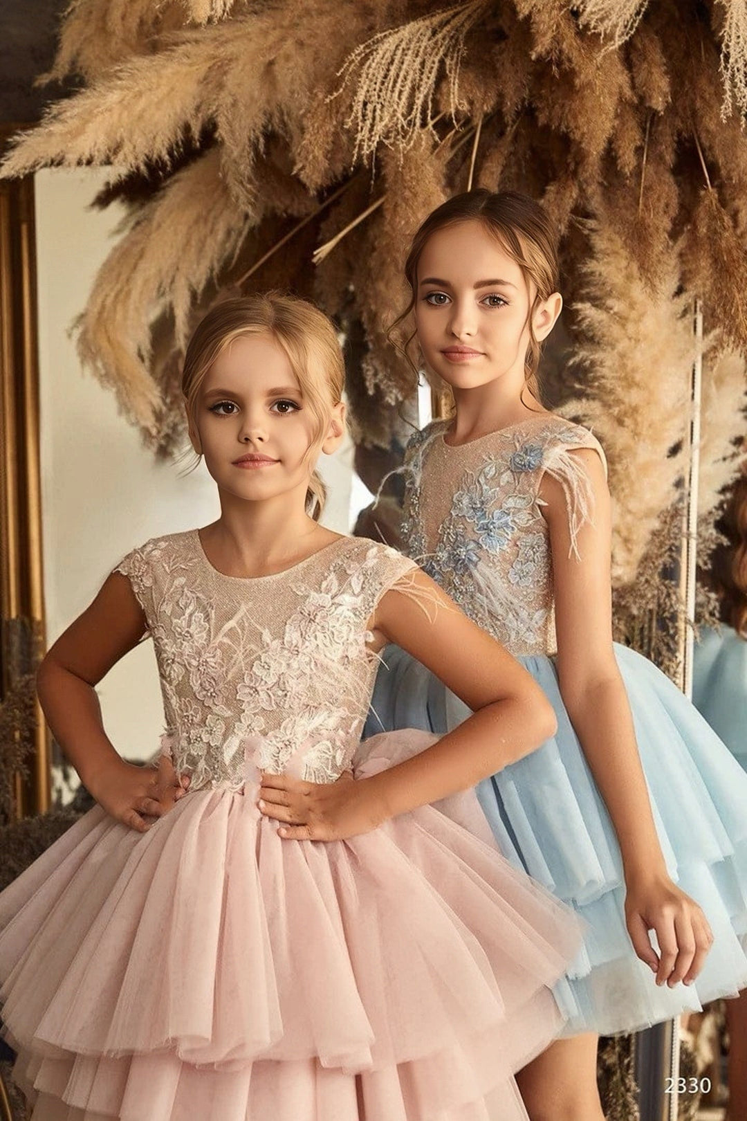 Sunnypetal Sparkling Lace Sleeveless Bodice Flower Girl Dresses Knee-Length Tutu Dress