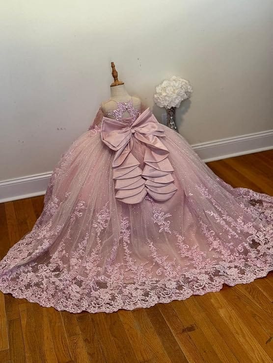 Sunnypetal Sparkling Long Sleeve Lace Tulle Flower Girl Dress with Glitter Appliqué &amp; Bow