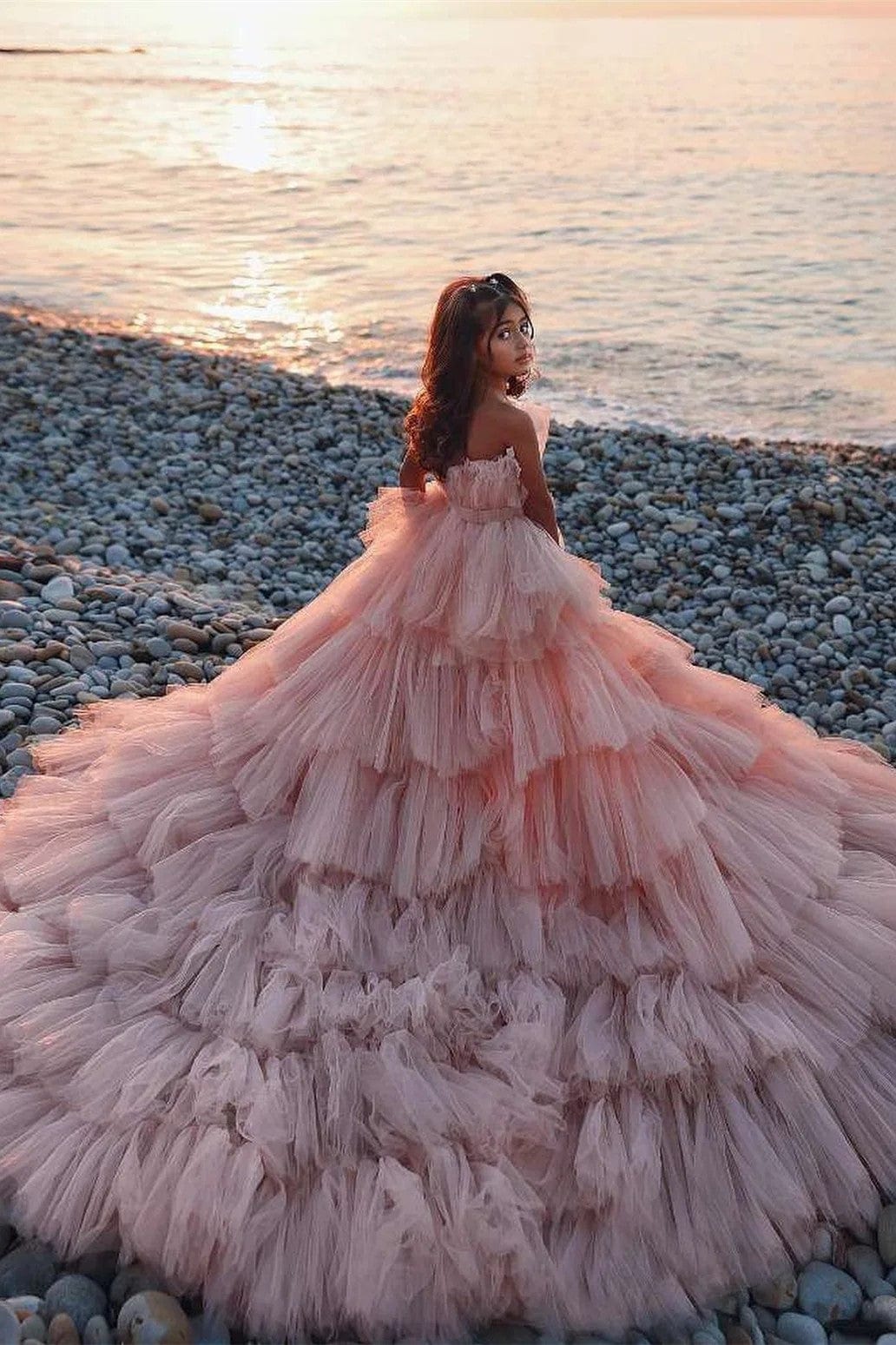 Sunnypetal Strapless Dusty Rose Tulle Train Flower Girl Dress With Bow sunnypetal Sunnypetal Strapless Dusty Rose Tulle Train Flower Girl Dress With Bow sunnypetal