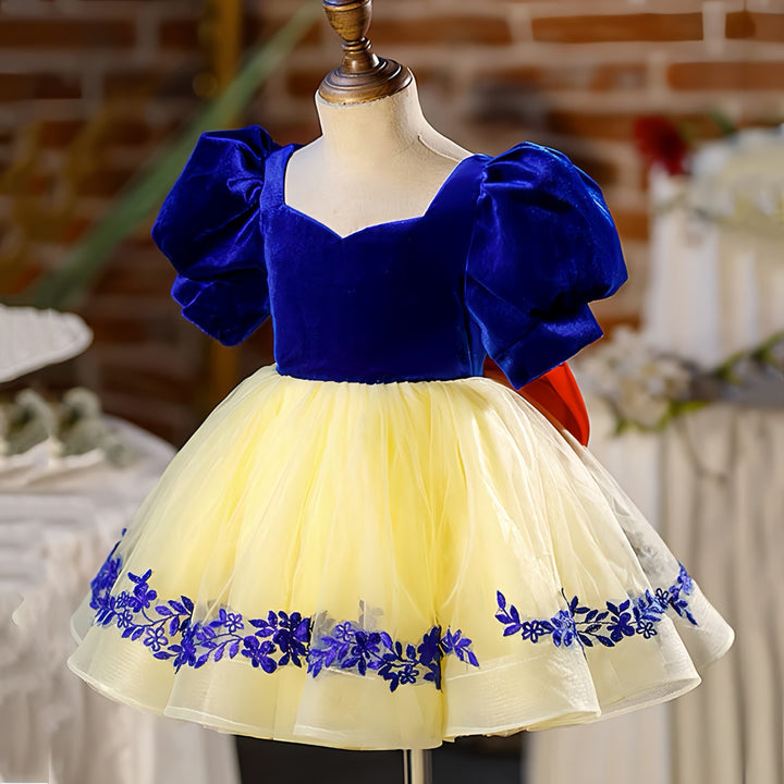 Sunnypetal Sweetheart Velvet Knee-Length Tulle Princess Flower Girl Dress with Red Bow