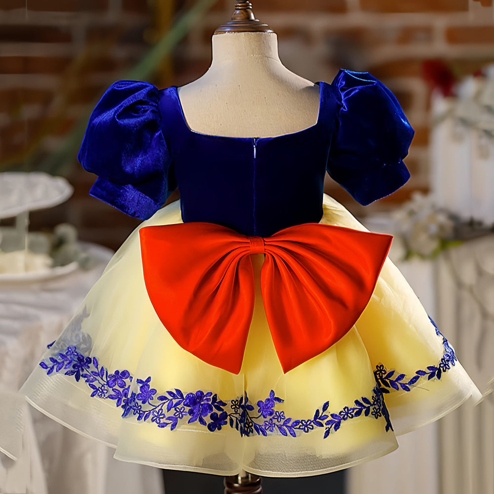 Sunnypetal Sweetheart Velvet Knee-Length Tulle Princess Flower Girl Dress with Red Bow