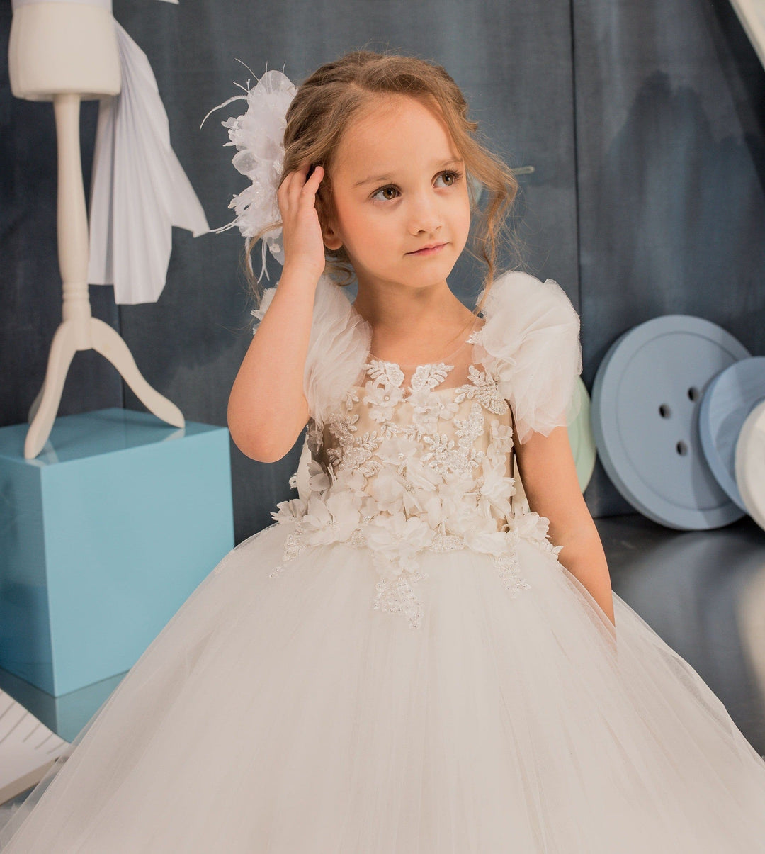 Sunnypetal Tulle Ruffles Lace Appliques Kids Flower Girl Dresses With Bow