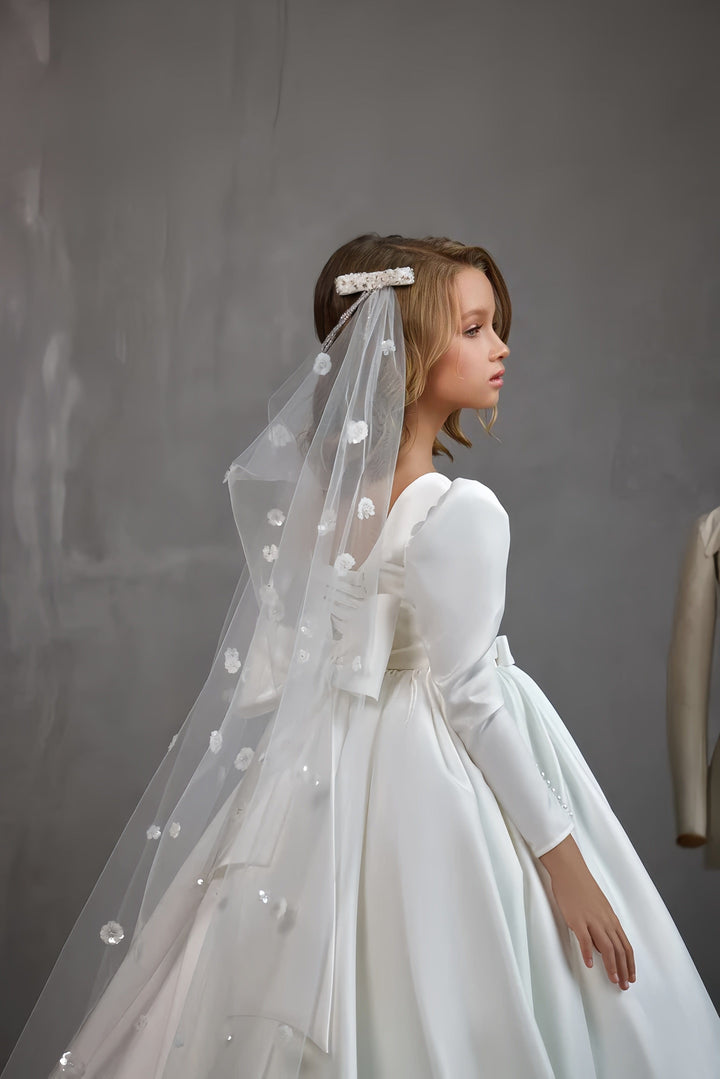 Sunnypetal White Gorgeous Satin Ball Gown Flower Girl Dresses First Holy Communion Dress