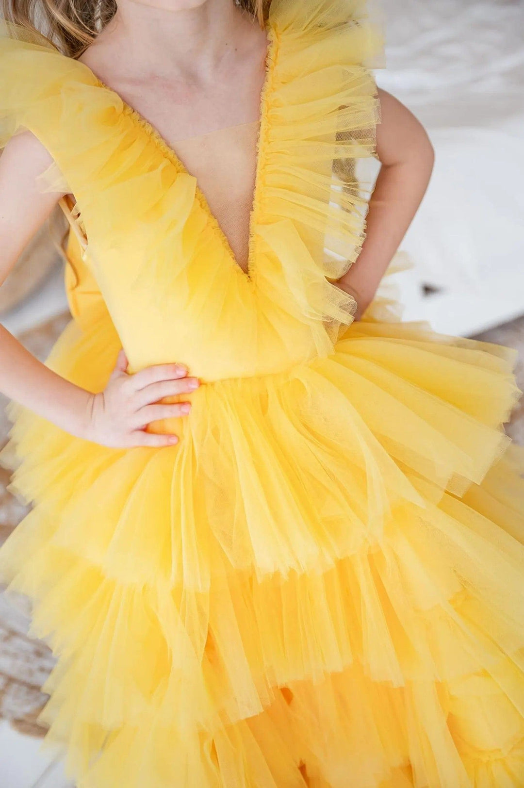Sunnypetal Yellow Layered Tulle Flower Girl Dress with V-Neck Ruffles and Bow Back