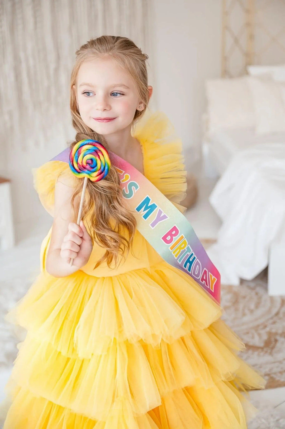Sunnypetal Yellow Layered Tulle Flower Girl Dress with V-Neck Ruffles and Bow Back